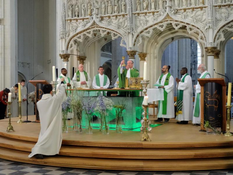 Elke jaar komen wij één keer in de Sint-Pieterkerk samen om met gans de zone te vieren.  © Pastorale zone Leuven aan de Dijle