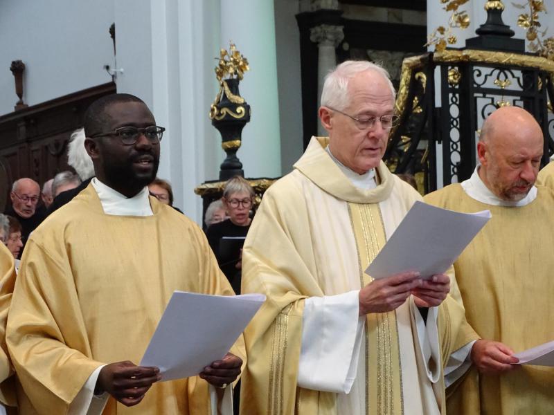 Aanstellingsviering pa. Christine en pr. Ettien  © Inge Soen