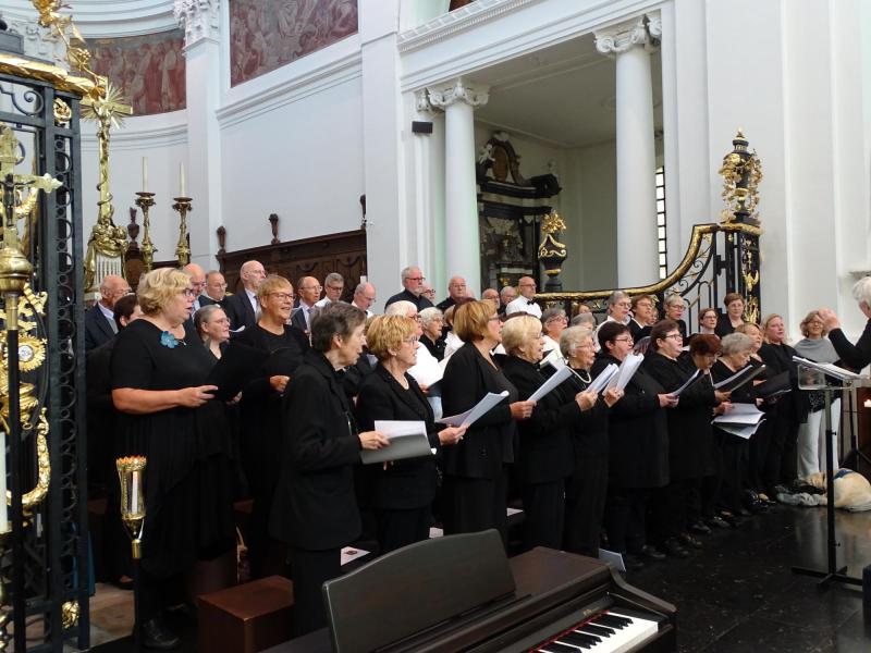 Aanstellingsviering pa. Christine en pr. Ettien  © Inge Soen