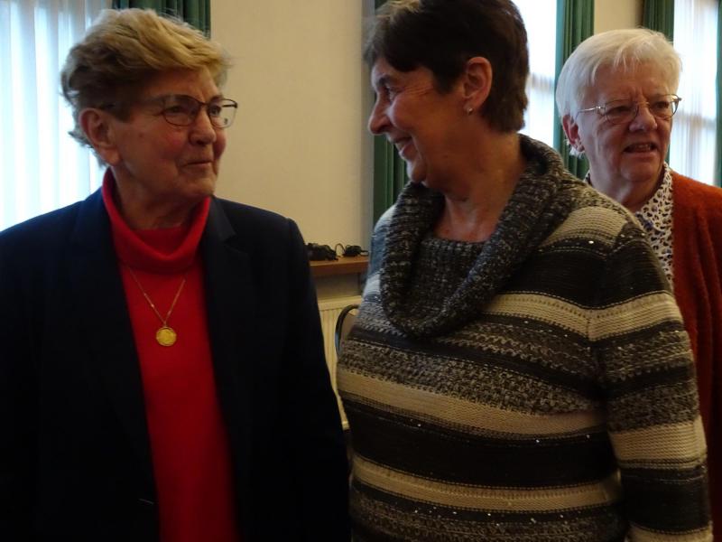 gevolgd door Hilde Verstrepen, Jozefa Vangoidsenhoven en zuster NIna © Mia Verbanck