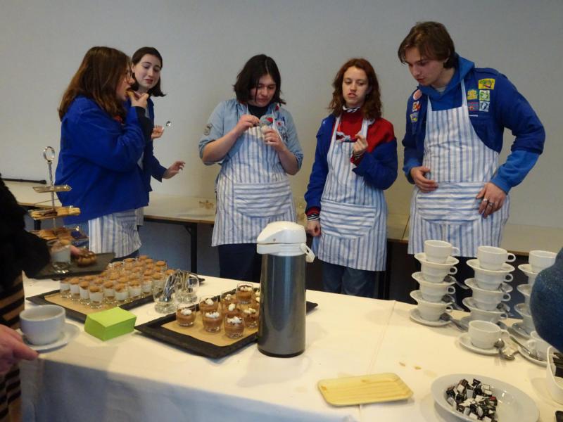 Laat het u smaken, meisjes en jongens © Mia Verbanck