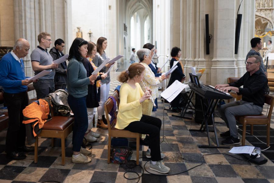 Volwassendoopsels en vormsels in de Sint-Pieterskerk 2023 © Pastorale zone Leuven aan de Dijle