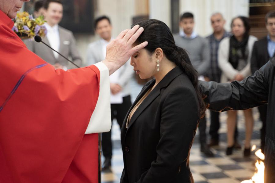 Volwassendoopsels en vormsels in de Sint-Pieterskerk 2023 © Pastorale zone Leuven aan de Dijle