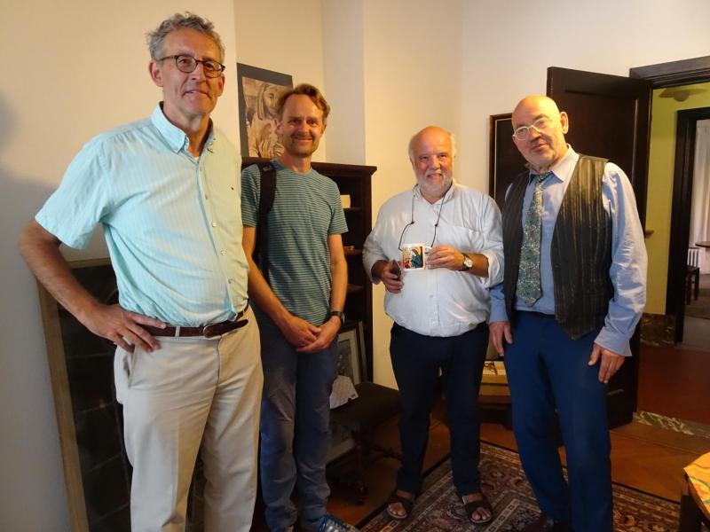 Hier staan tot afscheid - van links naar rechts: Wim Devriendt, Philip Janssens, Joost Caen en Guy Aloïs Magnus © Mia Verbanck