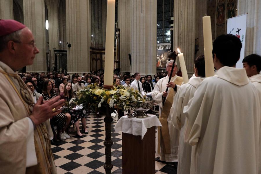 Paasnacht in de Leuvense Sint-Pieterskerk 2025 © Pastorale zone Leuven aan de Dijle