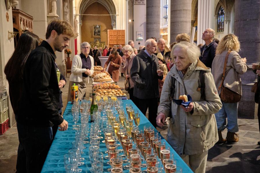 receptie na de viering © Bob Goris