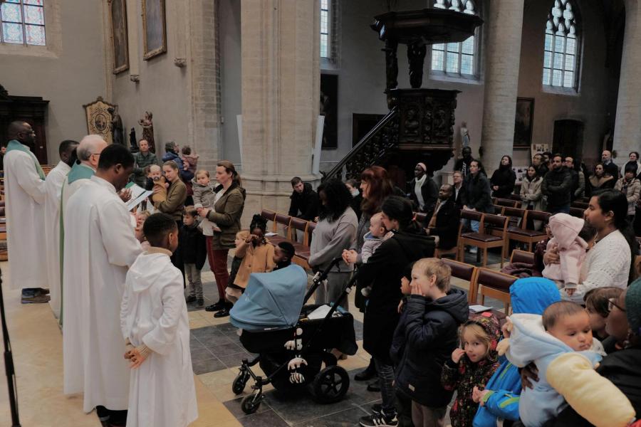 Kinderzegen in Sint Kwinten 2024 © Pastorale zone Leuven aan de Dijle