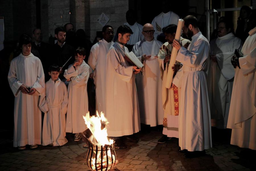 Paaswake in de Sint-Kwintenskerk © Pastorale zone Leuven aan de Dijle