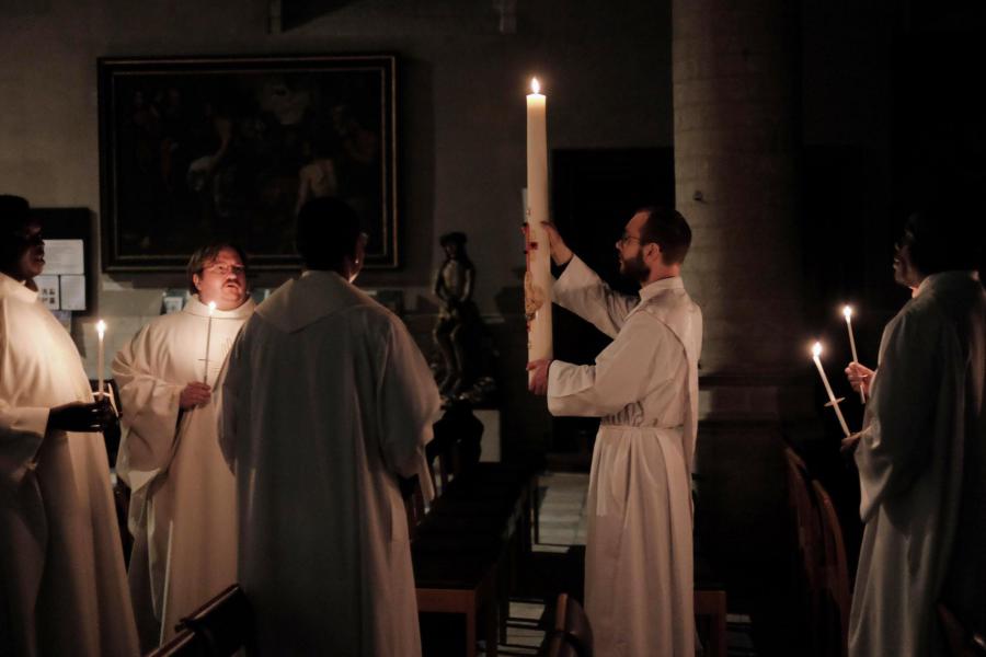 Paaswake in de Sint-Kwintenskerk © Pastorale zone Leuven aan de Dijle