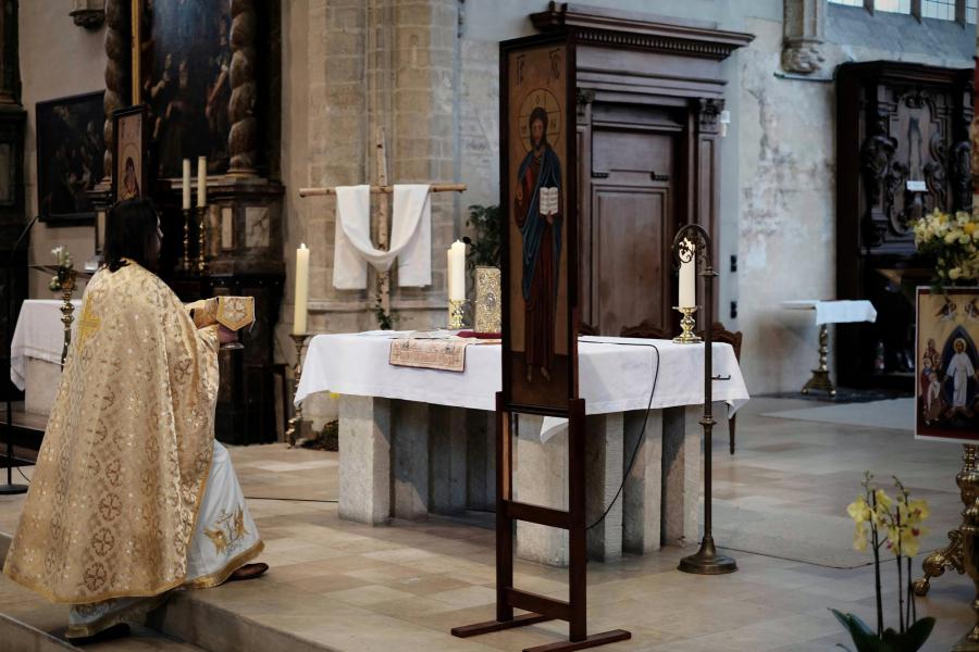 De Oekraïense gemeenschap vierde de Goddelijke Liturgie in de Sint-Kwintenskerk te Leuven © Pastorale zone Leuven aan de Dijle