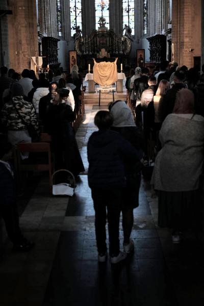 De Oekraïense gemeenschap vierde de Goddelijke Liturgie in de Sint-Kwintenskerk te Leuven © Pastorale zone Leuven aan de Dijle