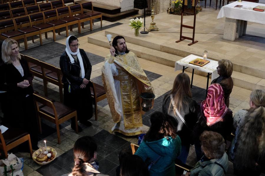 De Oekraïense gemeenschap vierde de Goddelijke Liturgie in de Sint-Kwintenskerk te Leuven © Pastorale zone Leuven aan de Dijle