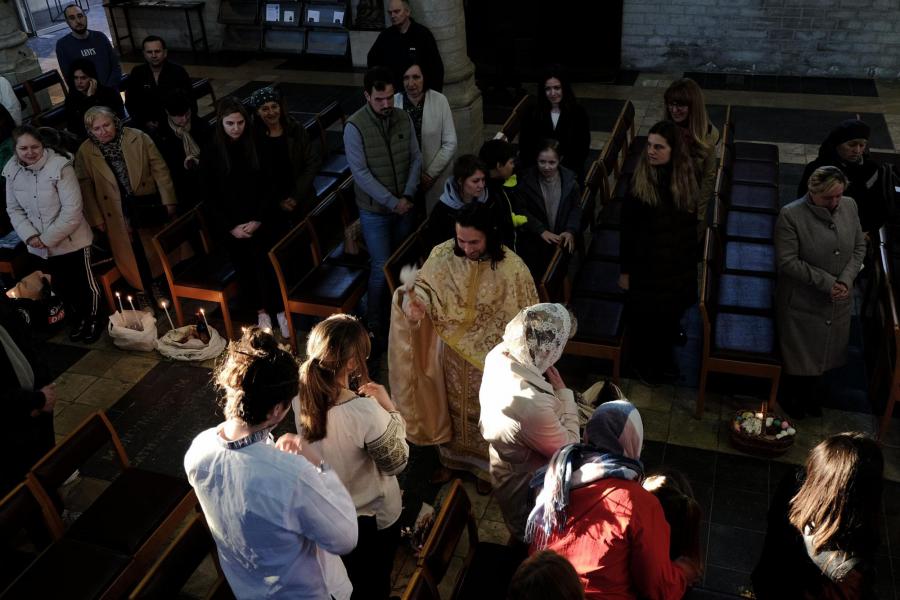 De Oekraïense gemeenschap vierde de Goddelijke Liturgie in de Sint-Kwintenskerk te Leuven © Pastorale zone Leuven aan de Dijle