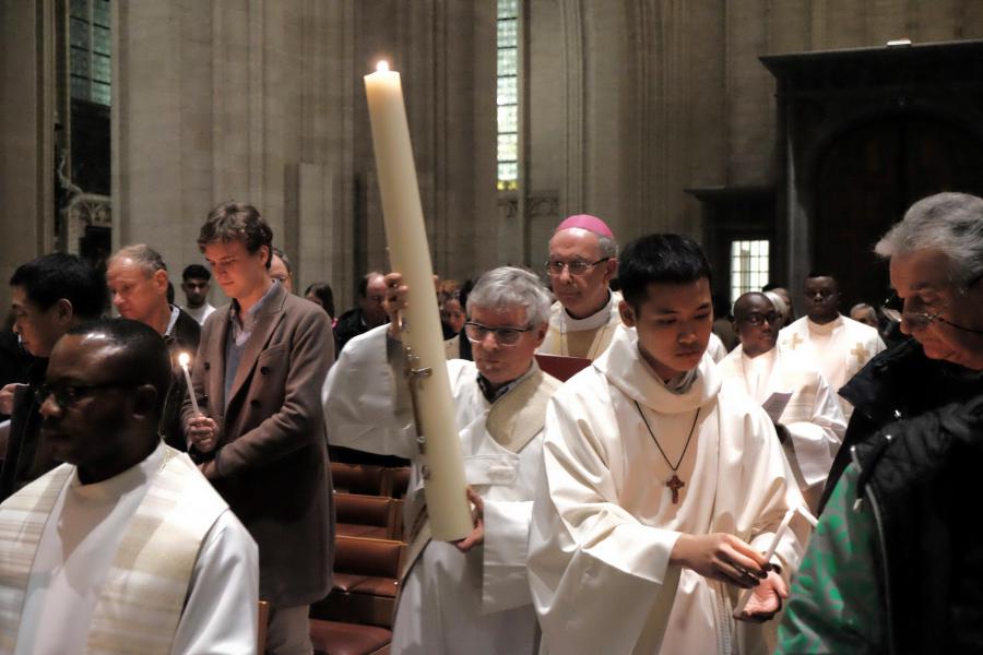 Paasnacht in de Leuvense Sint-Pieterskerk 2024 © Pastorale zone Leuven aan de Dijle