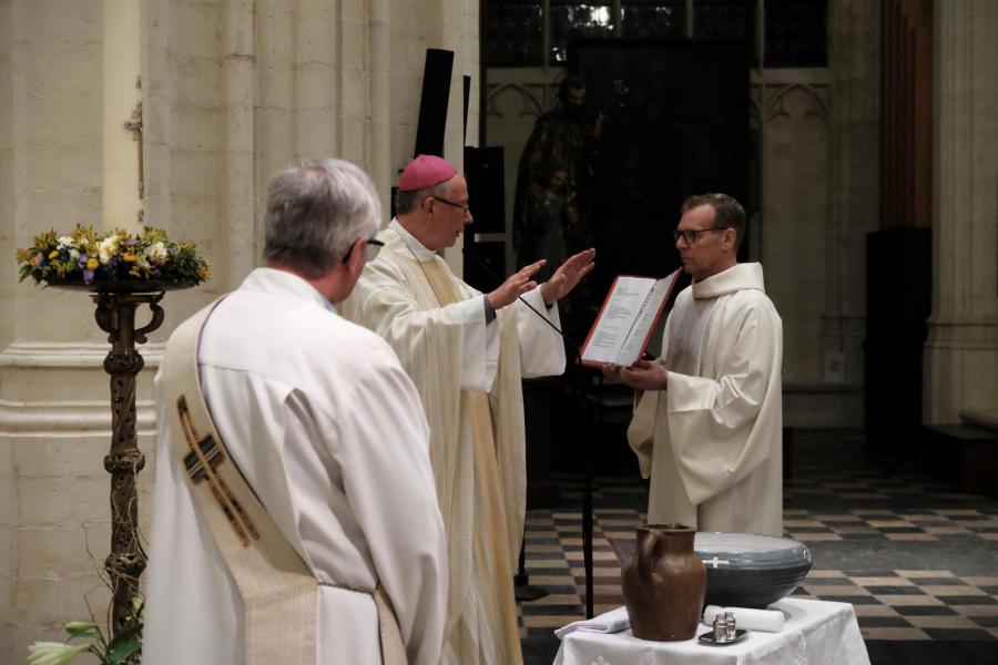 Paasnacht in de Leuvense Sint-Pieterskerk 2024 © Pastorale zone Leuven aan de Dijle