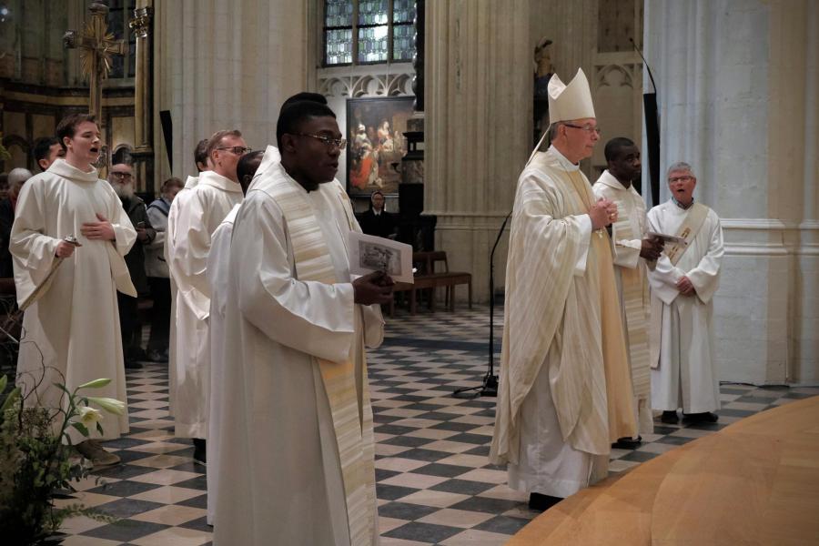 Paasnacht in de Leuvense Sint-Pieterskerk 2024 © Pastorale zone Leuven aan de Dijle