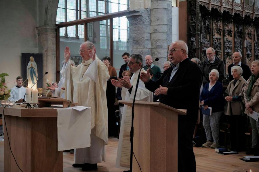 Altaarzegening in Sint-Geertrui © Pastorale zone Leuven aan de Dijle