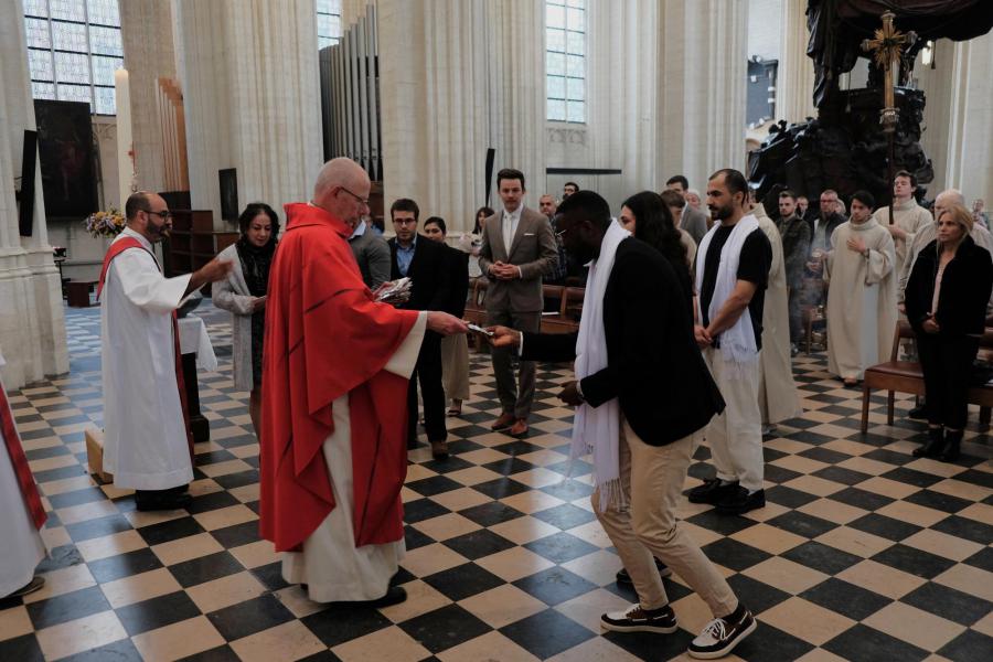 Volwassendoopsels en vormsels in de Sint-Pieterskerk 2023 © Pastorale zone Leuven aan de Dijle