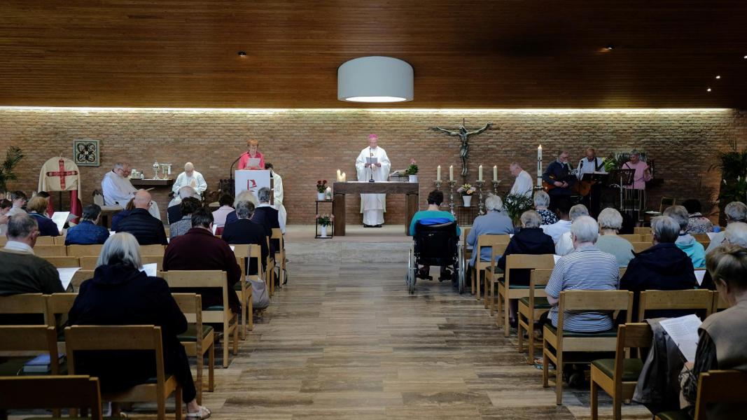 Opening van de pinksternoveen voor het vicariaat Vlaams-Brabant en Mechelen in de Sint-Jozefskerk in Leuven © Pastorale zone Leuven aan de Dijle
