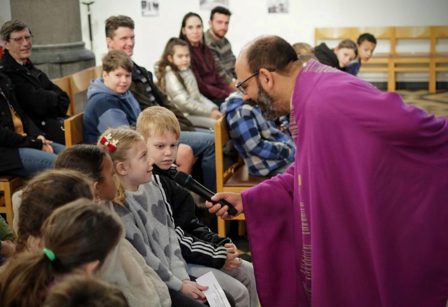 Gezinsviering op Gaudete-zondag 2025 in Leuven Noord © Pastorale zone Leuven aan de Dijle