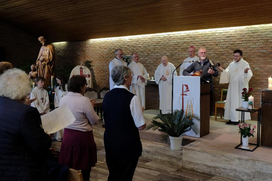 Opening van de pinksternoveen voor het vicariaat Vlaams-Brabant en Mechelen in de Sint-Jozefskerk in Leuven © Pastorale zone Leuven aan de Dijle