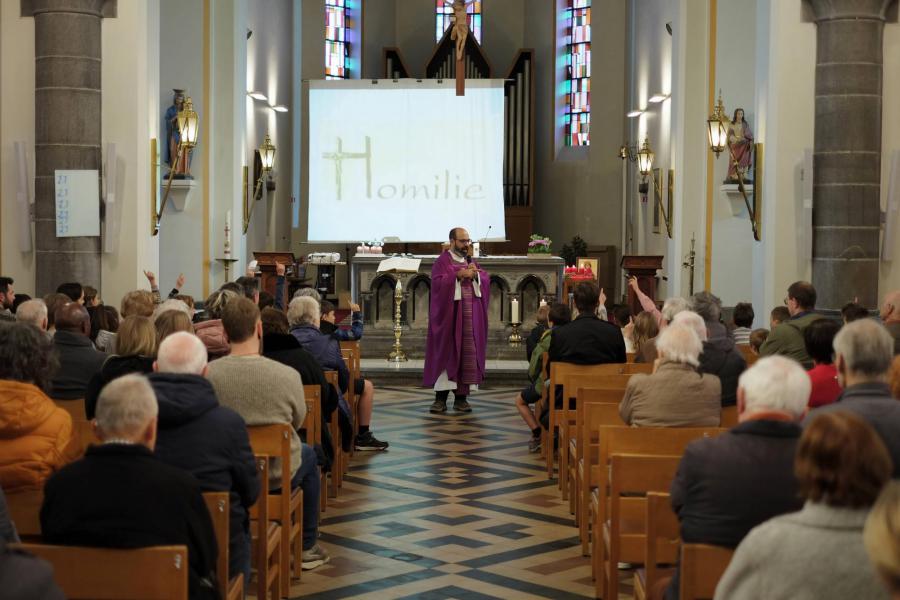 Gezinsviering op Gaudete-zondag 2025 in Leuven Noord © Pastorale zone Leuven aan de Dijle