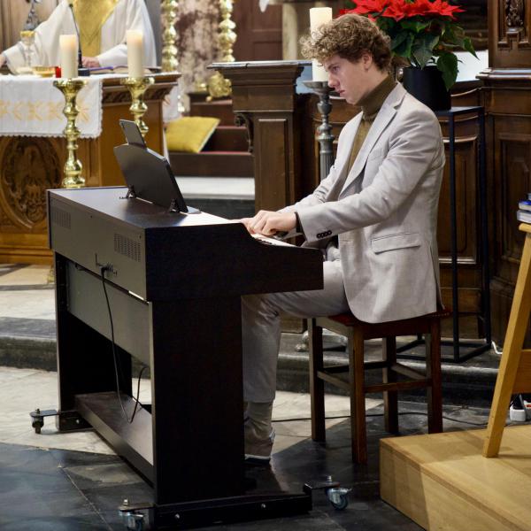 Klinken op het nieuwe jaar © Parochie Maldegem