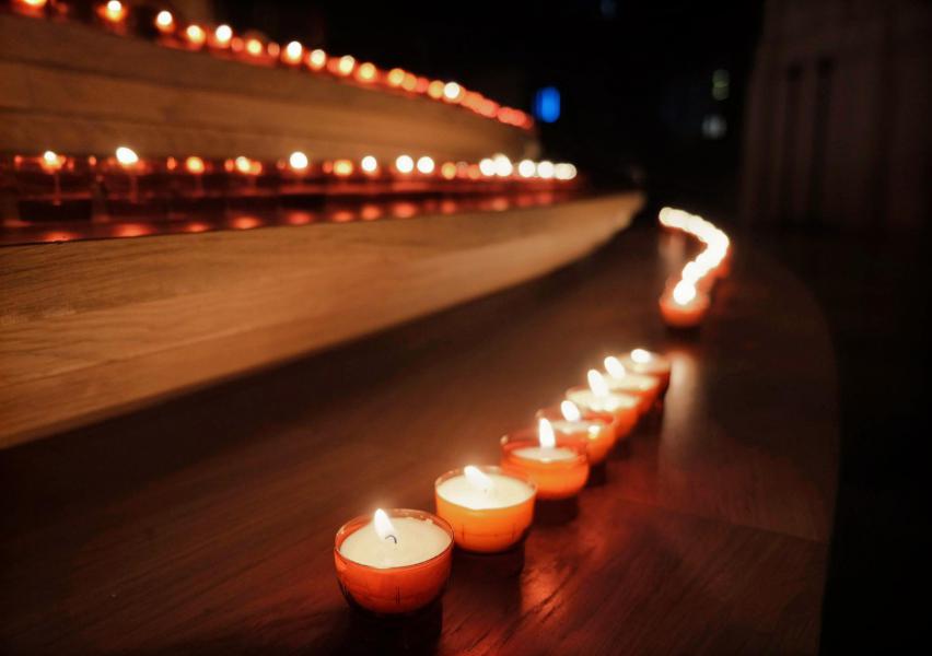 Light a Candle in de Sint-Pieterskerk - advent 2025 © Pastorale zone Leuven aan de Dijle