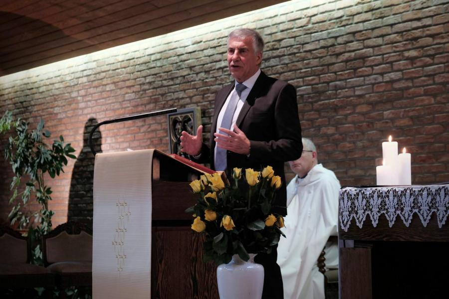 Culturele inleiding door schepen Carl Devlies over de geschiedenis van het Mariabeeld © Pastorale zone Leuven aan de Dijle