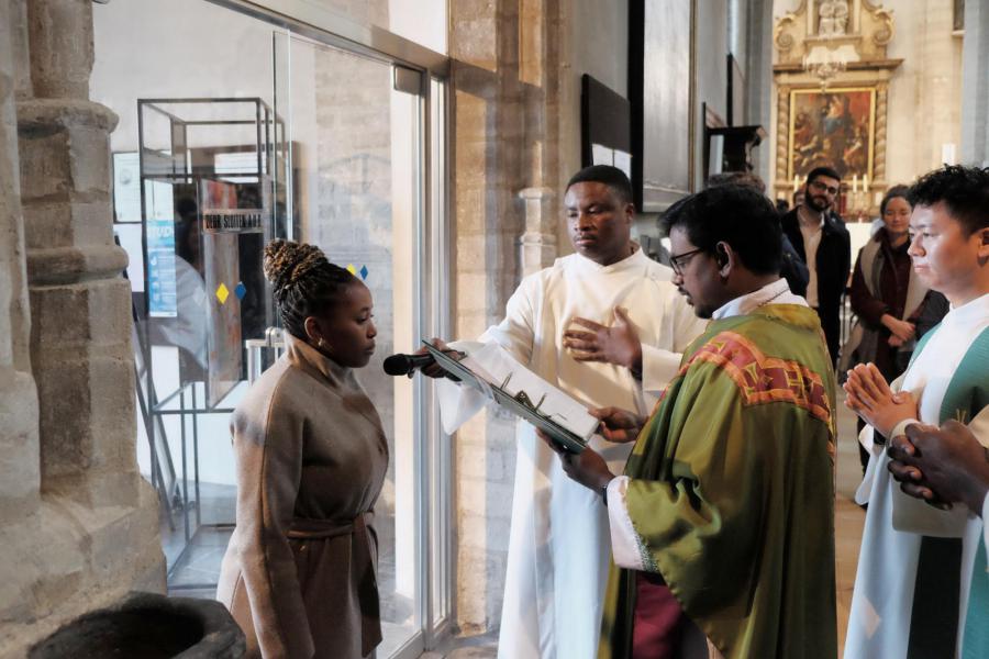 Engelstalige catechumenen in Sint-Kwinten © Pastorale zone Leuven aan de Dijle