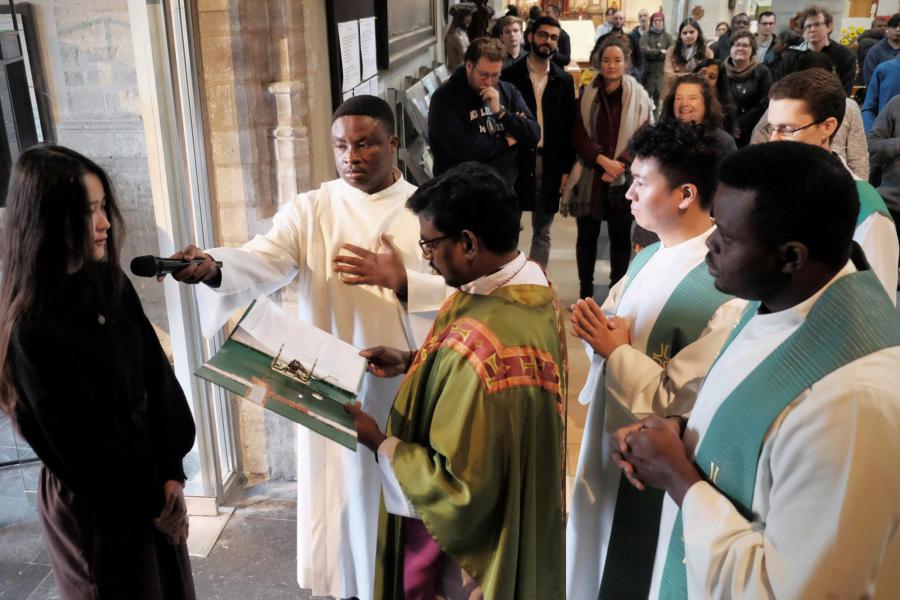 Engelstalige catechumenen in Sint-Kwinten © Pastorale zone Leuven aan de Dijle