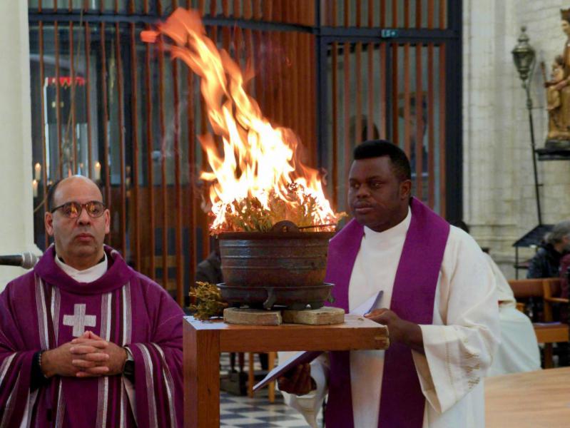 Een hoopvol begin van de veertigdagentijd in een goedgevulde Sint-Pieterskerk © Pastorale zone Leuven aan de Dijle