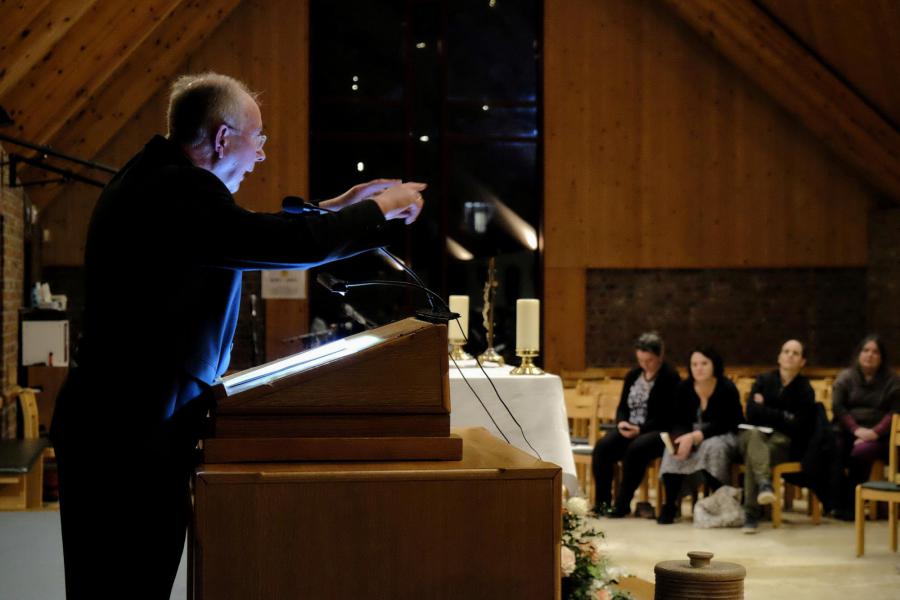 De Leuvense en Kraainemse catechumenen samen met bisschop Vanhoutte © Pastorale zone Leuven aan de Dijle