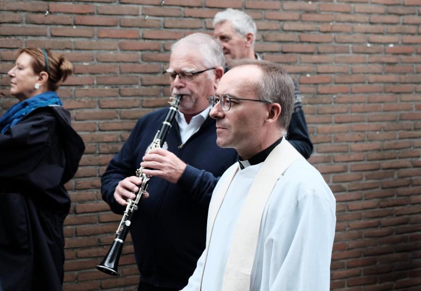 Reliekschrijn van de H. Theresia van Lisieux bij Radio Maria in Egenhoven © Pastorale zone Leuven aan de Dijle
