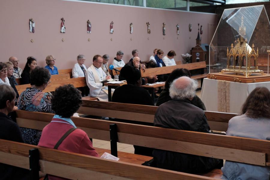 Reliekschrijn van de H. Theresia van Lisieux bij Radio Maria in Egenhoven © Pastorale zone Leuven aan de Dijle