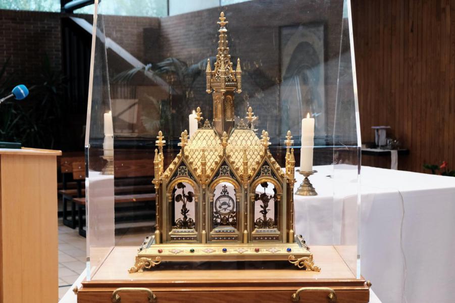 Reliekschrijn van de H. Theresia van Lisieux bij Radio Maria in Egenhoven © Pastorale zone Leuven aan de Dijle