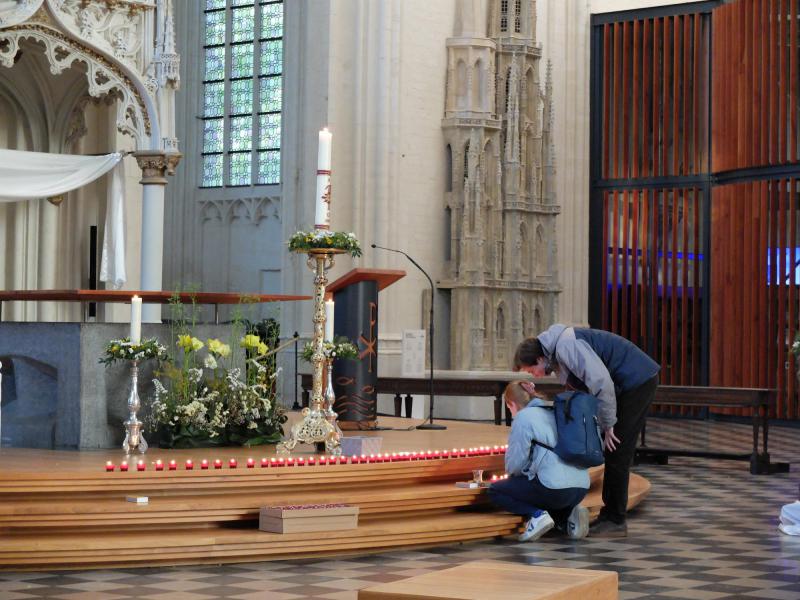 Een persoonlijk moment van gebed: voor elke intentie een vlammetje © Pastorale zone Leuven aan de Dijle