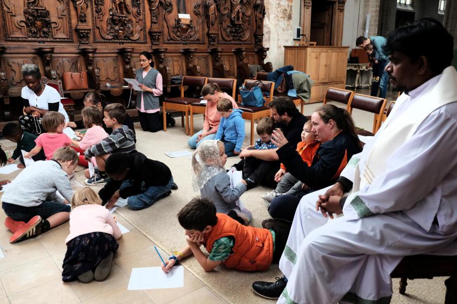 Aanbiddingsmoment voor kinderen in de Sint-Kwintenskerk © Pastorale zone Leuven aan de Dijle