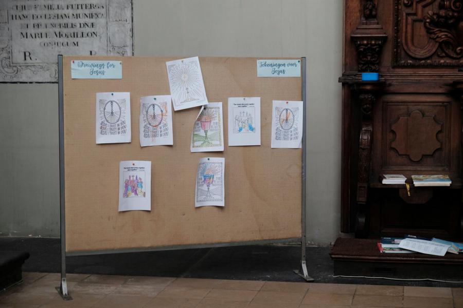Aanbiddingsmoment voor kinderen in de Sint-Kwintenskerk © Pastorale zone Leuven aan de Dijle