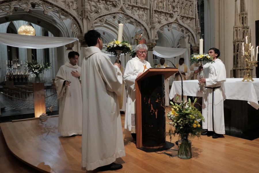 Paasnacht in de Leuvense Sint-Pieterskerk 2026 © Pastorale zone Leuven aan de Dijle