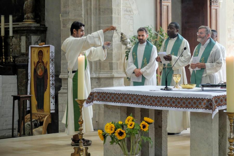 De feestelijke eucharistieviering voorgegaan door hulpbisschop Vanhoutte © Pastorale zone Leuven aan de Dijle