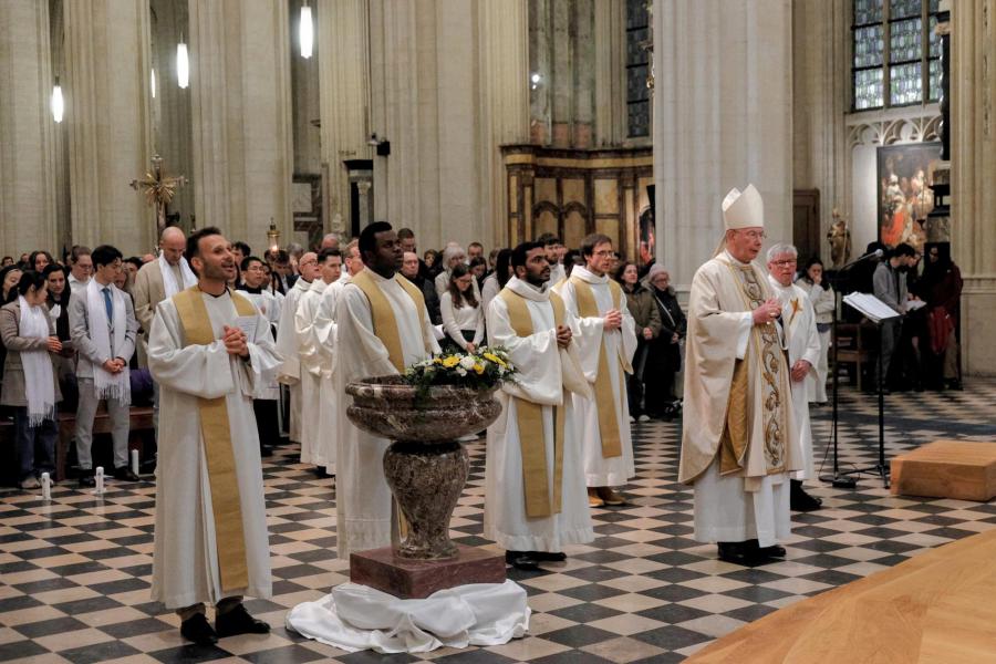Paasnacht in de Leuvense Sint-Pieterskerk 2026 © Pastorale zone Leuven aan de Dijle