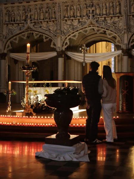 Een persoonlijk moment van gebed © Pastorale zone Leuven aan de Dijle