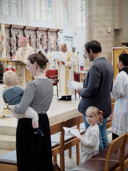 De plechtige eucharistieviering in een volle Sint-Kwintenskerk © Pastorale zone Leuven aan de Dijle