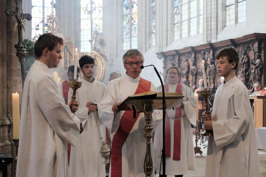 Pinksterviering met volwassenvormsel in de Sint-Kwintenskerk - 2022 © Pastorale zone Leuven aan de Dijle