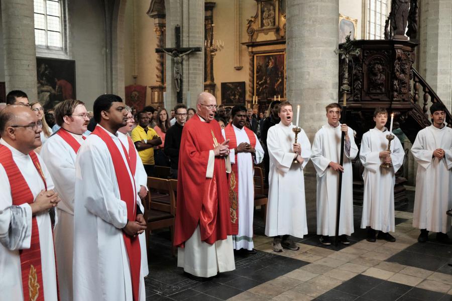 Pinksterviering met volwassenvormsel in de Sint-Kwintenskerk - 2022 © Pastorale zone Leuven aan de Dijle