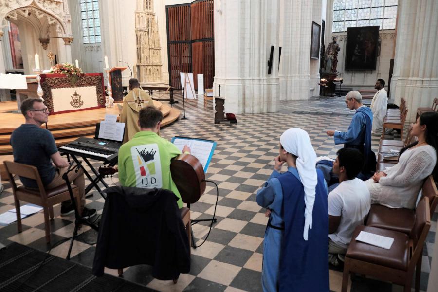 'Be the Light' aanbidding in de Sint-Pieterskerk © Pastorale zone Leuven aan de Dijle