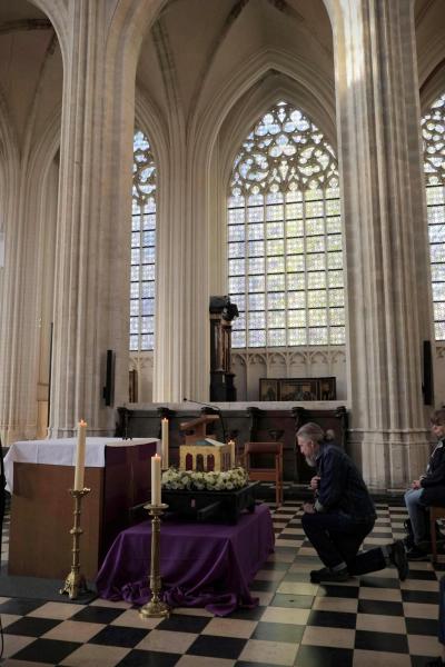 Relikwie van Thomas van Aquino in Sint Pieterskerk Leuven © John Steffen