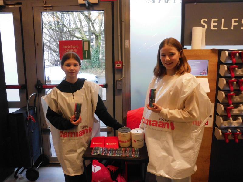 Enkele vormelingen hebben op 25 januari 2025 de handen uit de mouwen gestoken voor de Damiaanactie. © Kristin Huybrechts