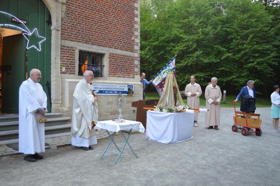 OLVr van Steenbergen, eucharistie en processie © past. zone oase